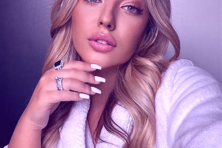 Lillian, 23 — Escort in Qumaym, Jordan