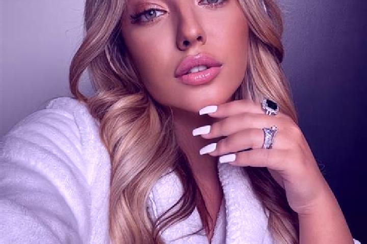 Lillian, 23 — Escort in Svabenice, Czech Republic