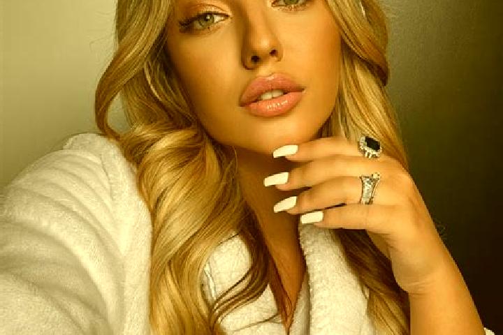 Lillian, 23 — Escort in Tokacli, Turkey