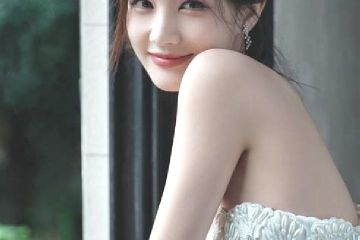Lillian, 23 — Escort in Yitong, China