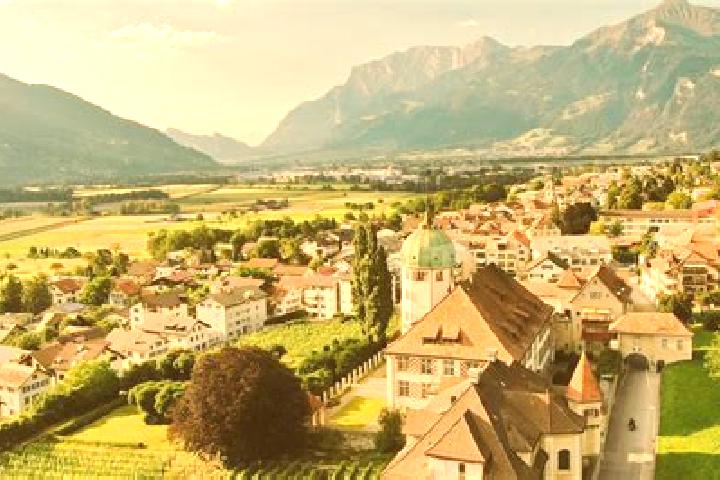 Lillian, 23 — Escort in Zizers, Switzerland