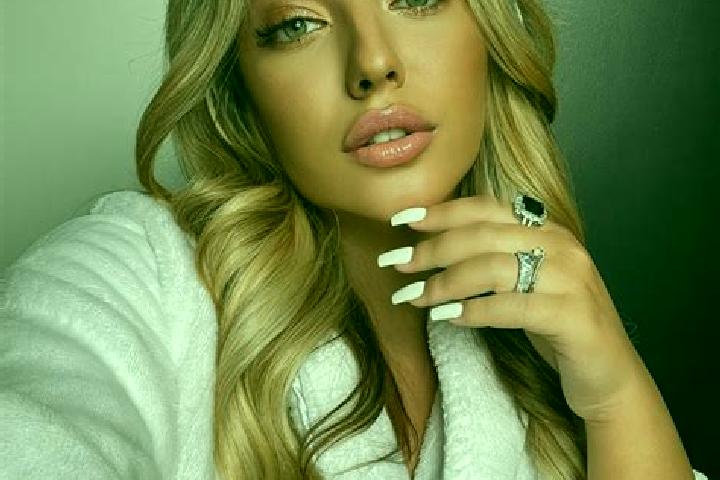 Lillian, 23 — Escort in Zonal noye, Russia