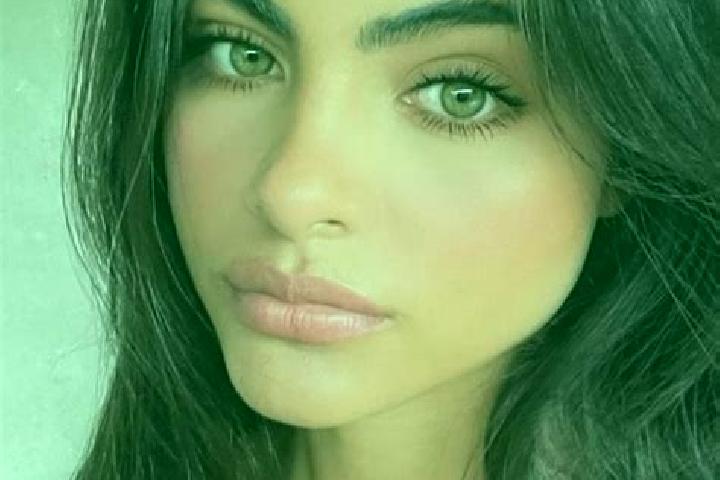 Lillian, 24, a auburn amber-eyed indian companion based in Kemirian. Offering A-Level, Couples, Prostate Massage, Travel Companion. Available for incall and ...