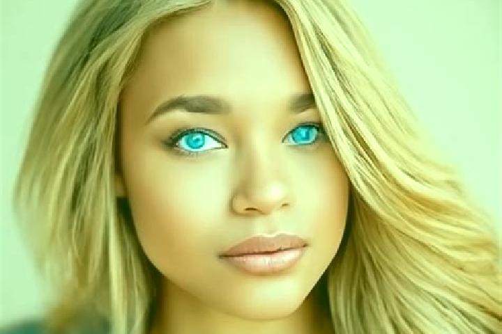 Lillian, 24, a blonde blue-eyed latina companion based in Swroop Nagar. Offering Dinner Date, OWO, GFE. Available for incall and outcall, day and evening dates.