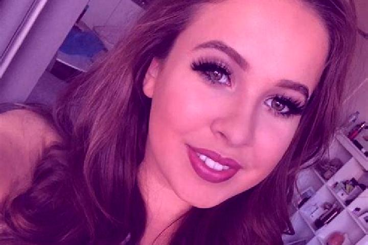 Lillian, 24, a dark blonde amber-eyed mixed companion based in Trachselwald. Offering Dinner Date, Deep French Kissing, Roleplay, Couples, Duos. Available fo...