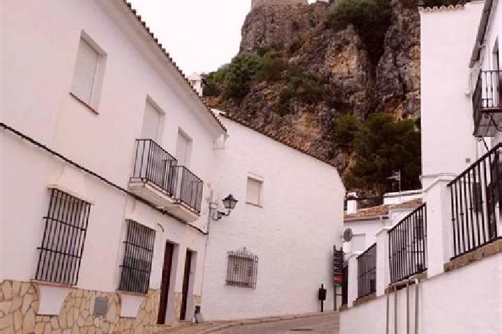 Lillian, 24 — Escort in Becerril de la Sierra, Spain