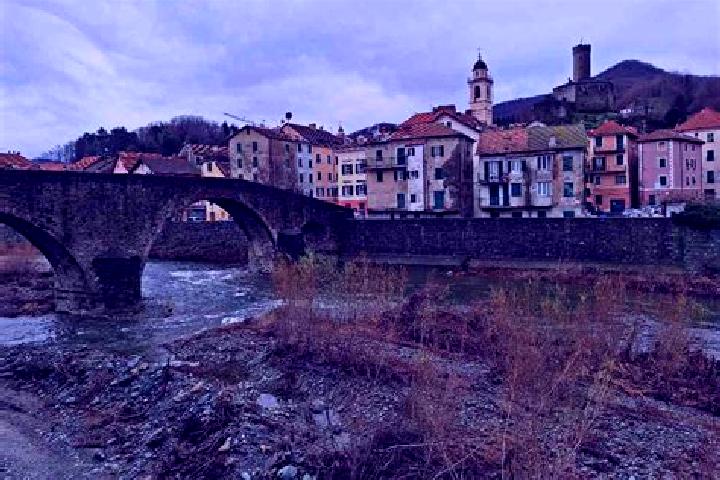 Lillian, 24 — Escort in Campo Ligure, Italy