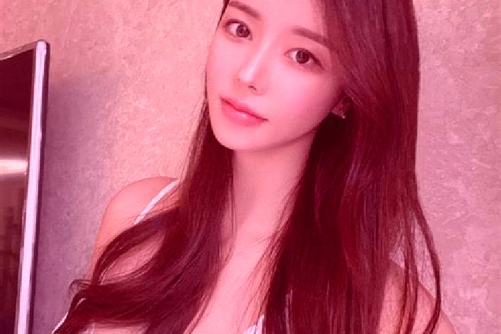 Lillian, 24 — Escort in Hamyeol, South Korea