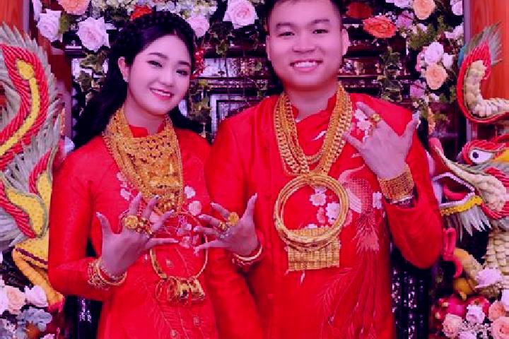 Lillian, 24 — Escort in Ma Cooi, Vietnam