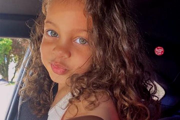 Lillian, 25, a auburn blue-eyed mixed companion based in Rochelle Park. Offering Dinner Date, GFE, A-Level. Available for incall and outcall, overnight booki...