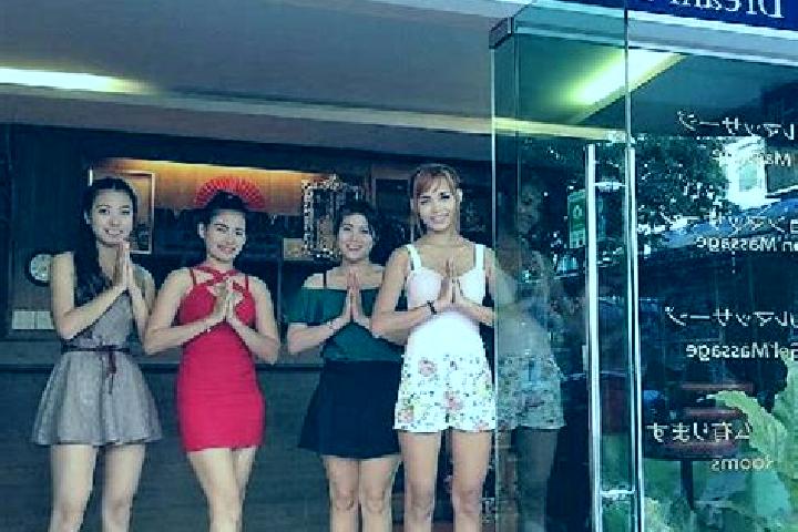 Lillian, 25, a brunette amber-eyed asian companion based in Banjar Jumbayah. Offering Massage, OWO, Party Girl. Available for incall and outcall, overnight b...