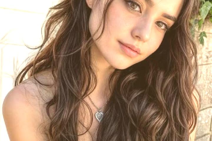 Lillian, 25, a brunette hazel-eyed mediterranean companion based in Dumenza. Offering Massage, Couples, Striptease, GFE. Available for incall and outcall, da...