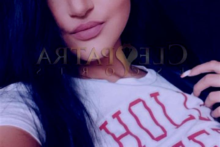 Lillian, 25, a red grey-eyed indian companion based in Kerencun. Offering BDSM, OWO, Tantra, GFE. Available for incall and outcall, overnight bookings availa...