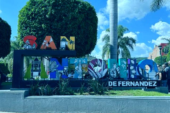 Lillian, 25 — Escort in San Antonio de Fernandez, Mexico