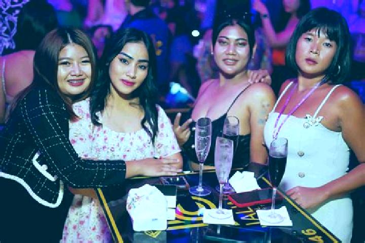 Lillian, 26, a auburn brown-eyed caribbean companion based in Pattaya. Offering Domination, OWO, Couples. Available for incall and outcall, overnight booking...