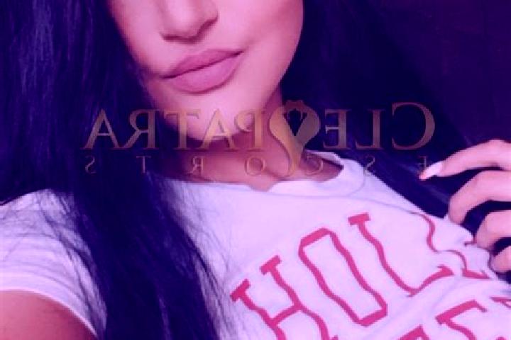 Lillian, 26, a brunette amber-eyed caribbean companion based in Chirkunda. Offering BDSM, Domination, Dinner Date, Fetish, OWO. Available for incall and outc...