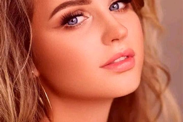 Lillian, 26, a dark blonde blue-eyed ebony companion based in Tinpahar. Offering Striptease, Travel Companion, Party Girl. Available for incall and outcall, ...