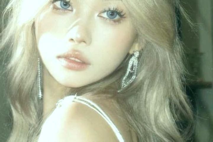 Lillian, 26, a platinum blonde hazel-eyed asian companion based in Lukrejo. Offering Prostate Massage, OWO, Party Girl. Available for incall and outcall, ove...
