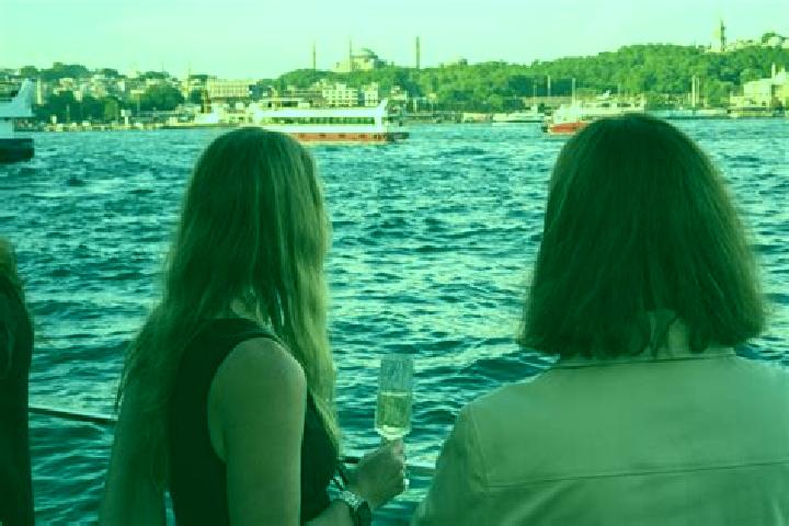 Lillian, 26 — Escort in Karakoey, Turkey