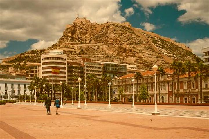 Lillian, 26 — Escort in Mahamud, Spain