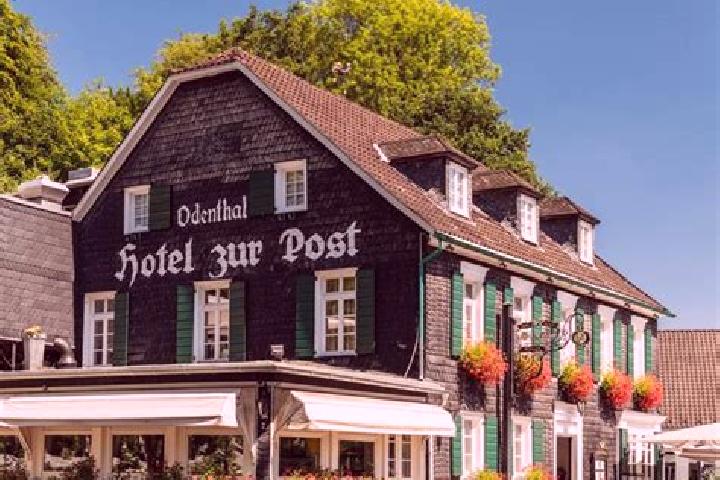 Lillian, 26 — Escort in Odenthal, Germany