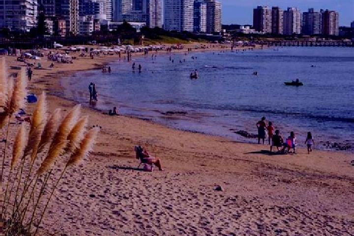 Lillian, 26 — Escort in Punta del Este, Uruguay