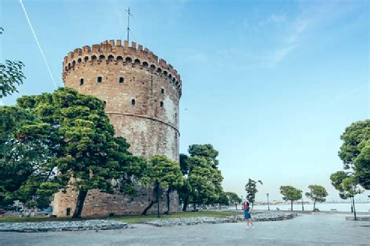 Lillian, 26 — Escort in Pylaia, Greece