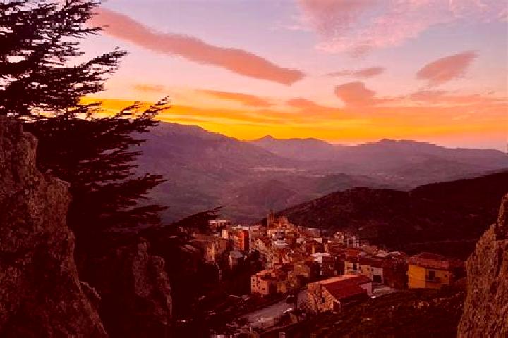 Lillian, 26 — Escort in San Mauro Castelverde, Italy