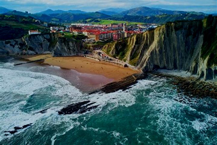 Lillian, 26 — Escort in Zumaia, Spain