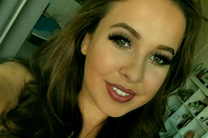 Lillian, 27, a auburn dark-eyed latina companion based in Big Pine Key. Offering Fetish, OWO, Striptease, Dinner Date, A-Level. Available for incall and outc...