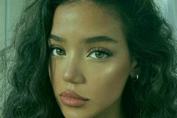 Lillian, 27, a black brown-eyed ebony companion based in Suoqian. Offering BDSM, Overnight, Dinner Date. Available for incall and outcall, day and evening da...