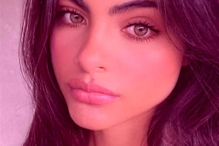 Lillian, 27, a black hazel-eyed mixed companion based in Stanau. Offering OWO, Duos, GFE. Available for incall and outcall, overnight bookings available.