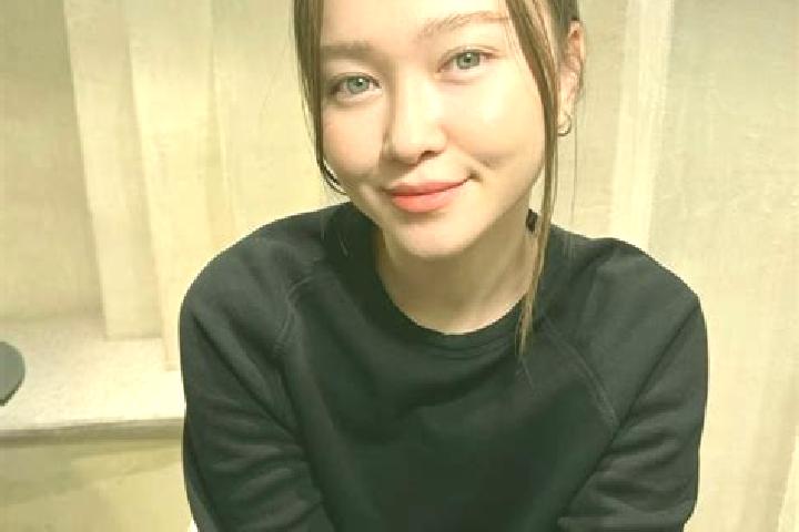Lillian, 27, a dark blonde blue-eyed asian companion based in Schielo. Offering Deep French Kissing, Duos, Girlfriend Experience, CIM. Available for incall a...