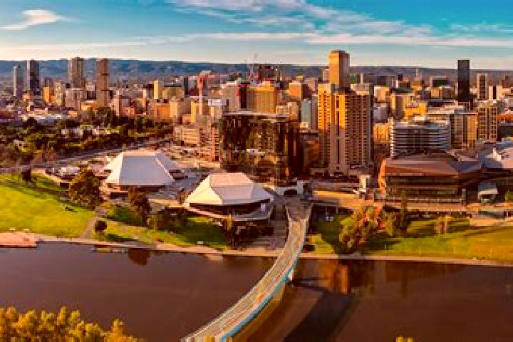 Lillian, 27 — Escort in Adelaide, South Africa