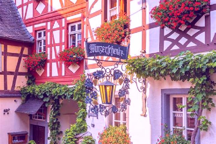 Lillian, 27 — Escort in Ahrenviolfeld, Germany