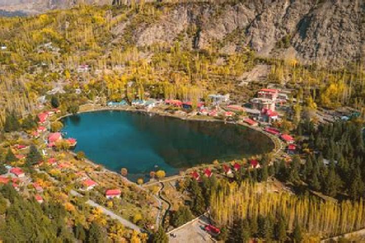 Lillian, 27 — Escort in Darya Khan Marri, Pakistan