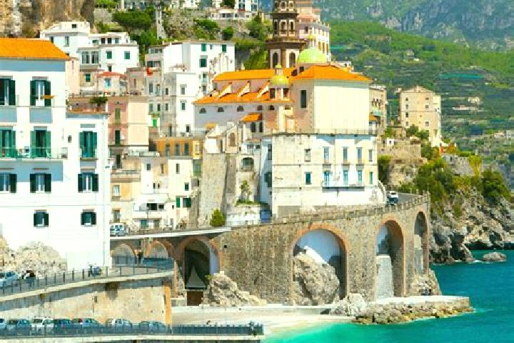 Lillian, 27 — Escort in Petriano, Italy