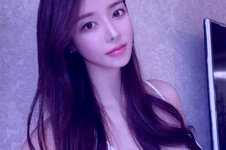 Lillian, 27 — Escort in Qiushan, China