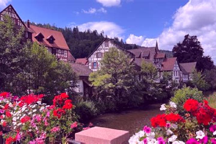 Lillian, 27 — Escort in Schiltach, Germany