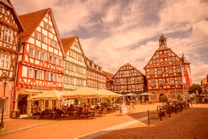 Lillian, 27 — Escort in Seligenstadt, Germany