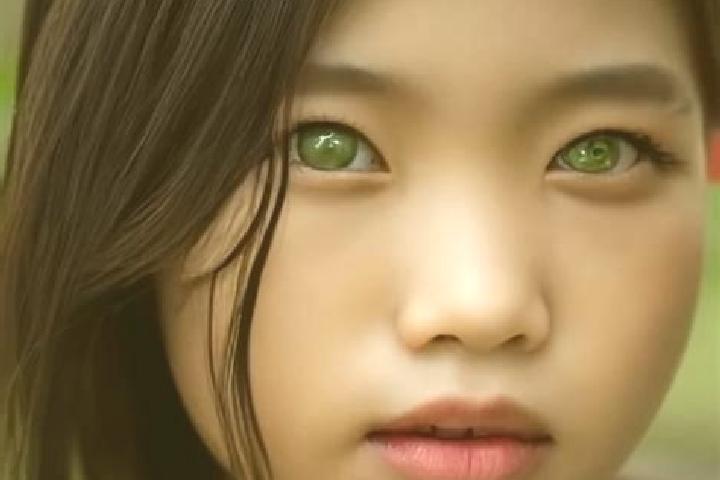 Lillian, 28, a brunette green-eyed asian companion based in Dursh Khela. Offering Duos, Prostate Massage. Available for incall and outcall, day and evening d...