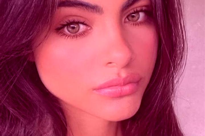 Lillian, 28, a brunette green-eyed european companion based in Djobri. Offering BDSM, Travel Companion, Fetish, Couples. Available for incall and outcall, ov...