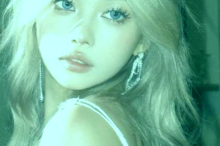 Lillian, 28, a platinum blonde amber-eyed asian companion based in Pont-Scorff. Offering Girlfriend Experience, Tantra, Roleplay. Available for incall and ou...