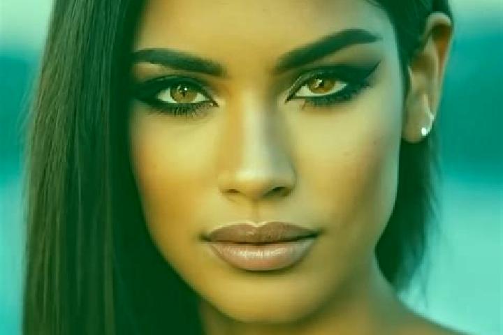 Lillian, 28, a red dark-eyed latina companion based in Saint-Yvi. Offering Erotic Massage, Roleplay, Girlfriend Experience. Available for incall and outcall,...