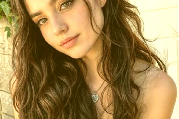 Lillian, 28, a red hazel-eyed middle eastern companion based in Oyem. Offering Tantra, Erotic Massage, Roleplay. Available for incall and outcall, day and ev...
