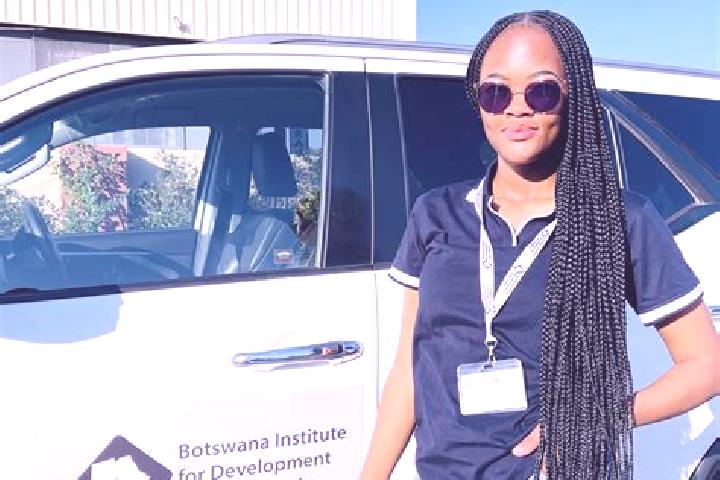 Lillian, 28 — Escort in Khuis, Botswana