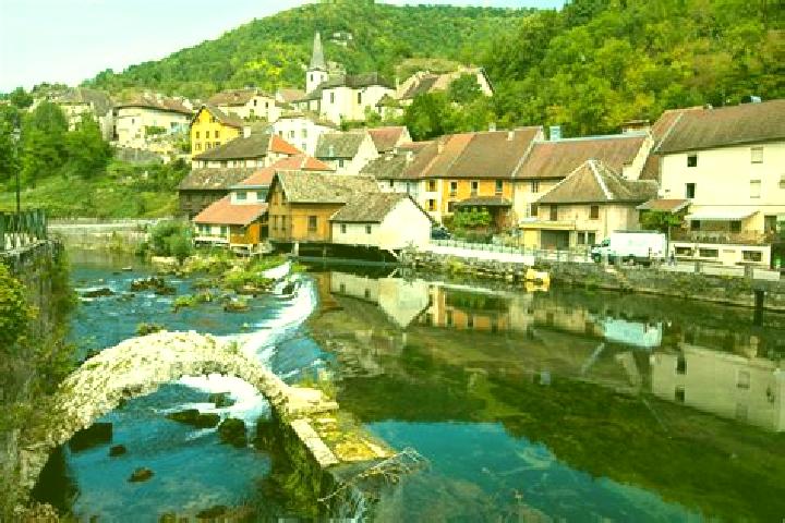 Lillian, 28 — Escort in Larnod, France