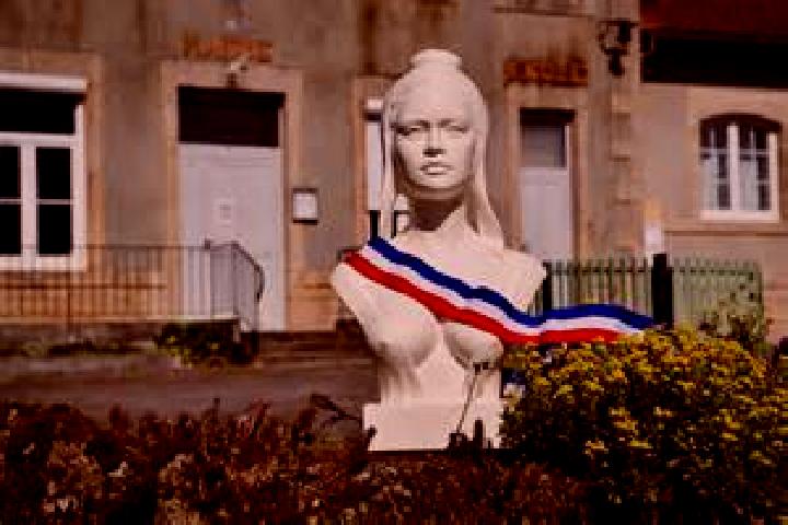 Lillian, 28 — Escort in Mouettes, France