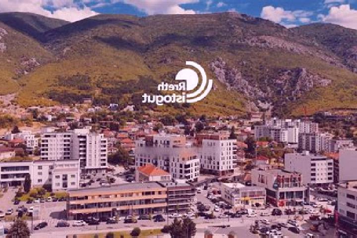 Lillian, 28 — Escort in Rreth Tapi, Albania