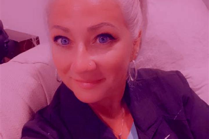 Lillian, 28 — Escort in Southmont, United States